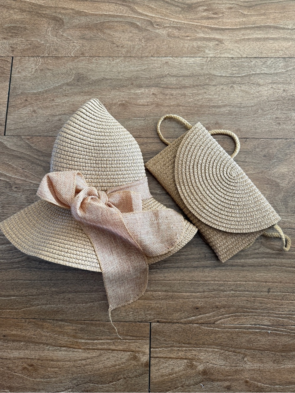 SHEIN Beige Straw Sun Hat with Bow and Matching Straw Clutch - Picture 1 of 6